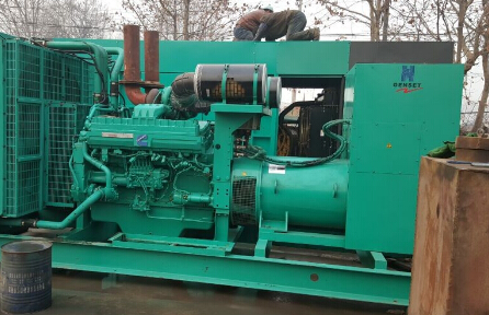 潮南发电机组如何判断水冷式机油散热器内部是否需要清洗？